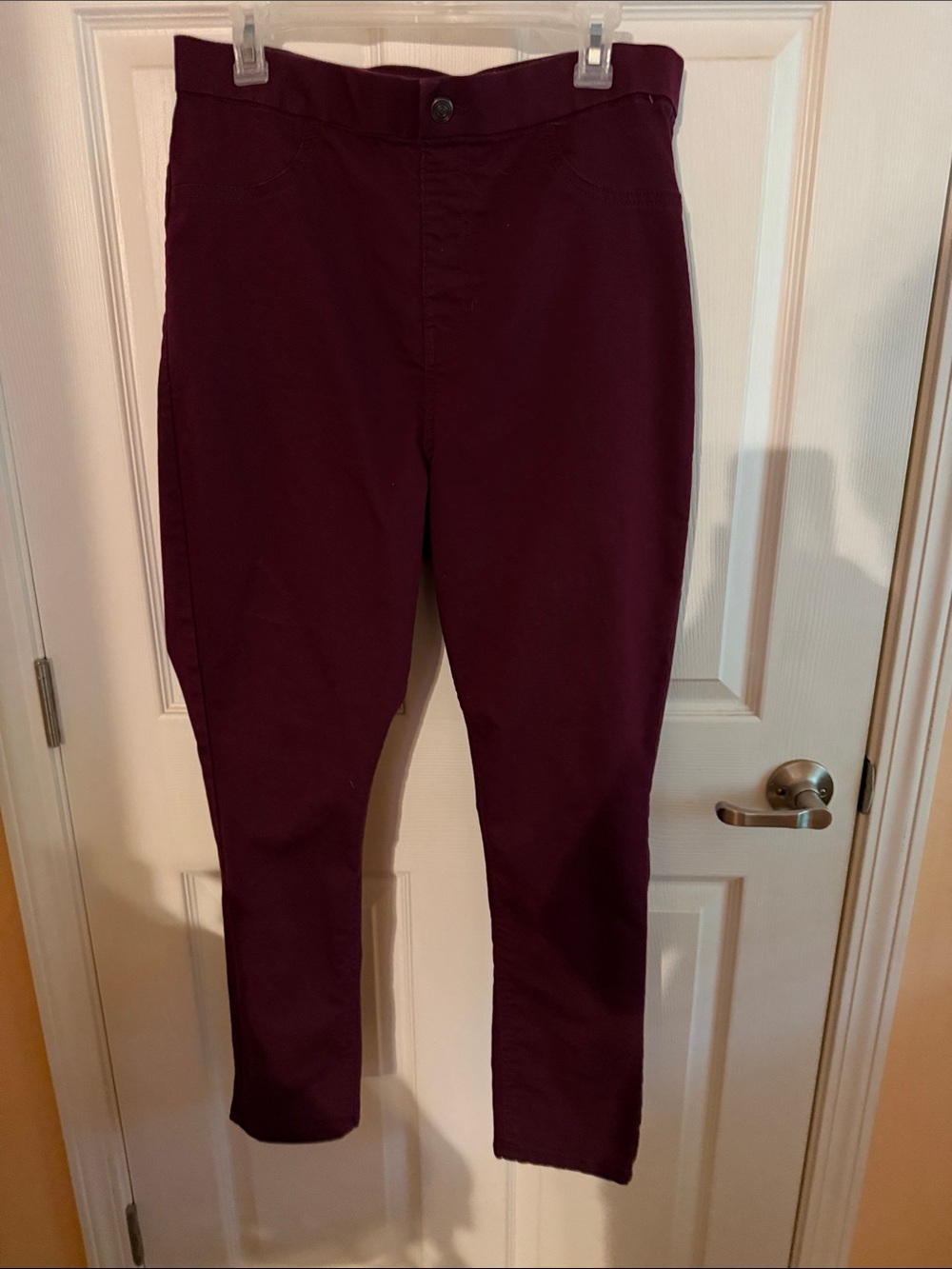 NOBO Skinny Jeans in Deep Burgundy